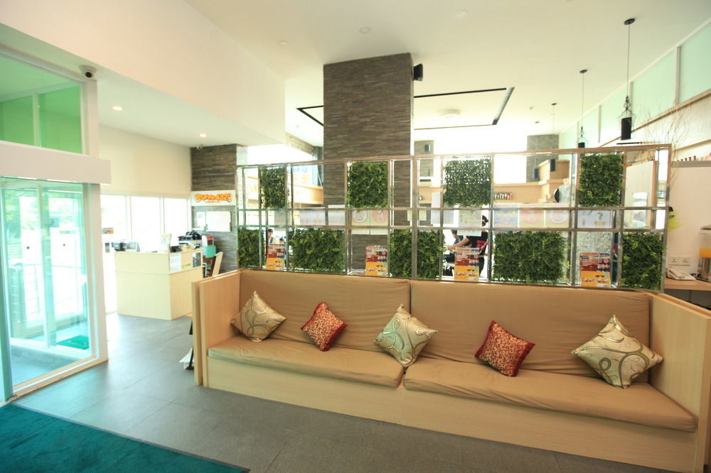 Super Hotel Rangoon Buitenkant foto