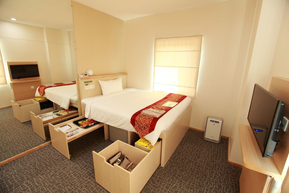 Super Hotel Rangoon Buitenkant foto