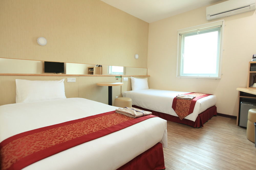 Super Hotel Rangoon Buitenkant foto