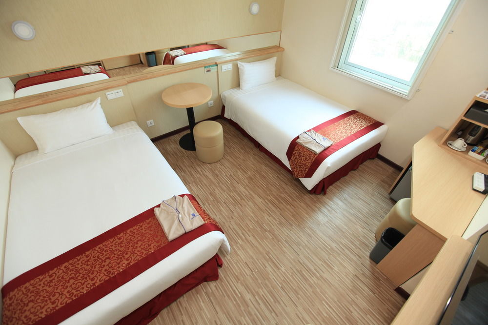 Super Hotel Rangoon Buitenkant foto