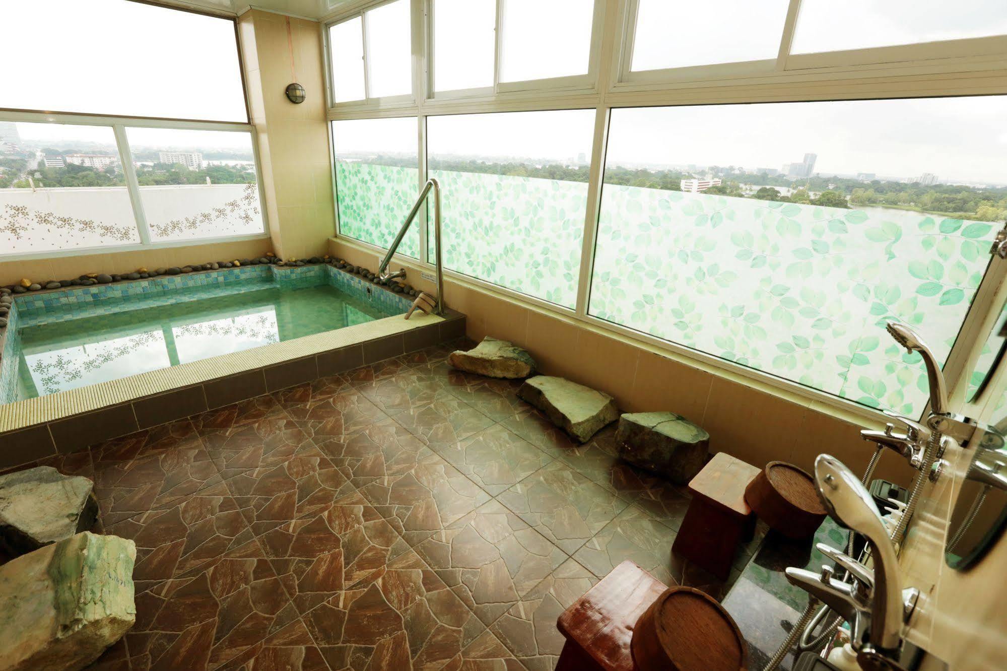 Super Hotel Rangoon Buitenkant foto