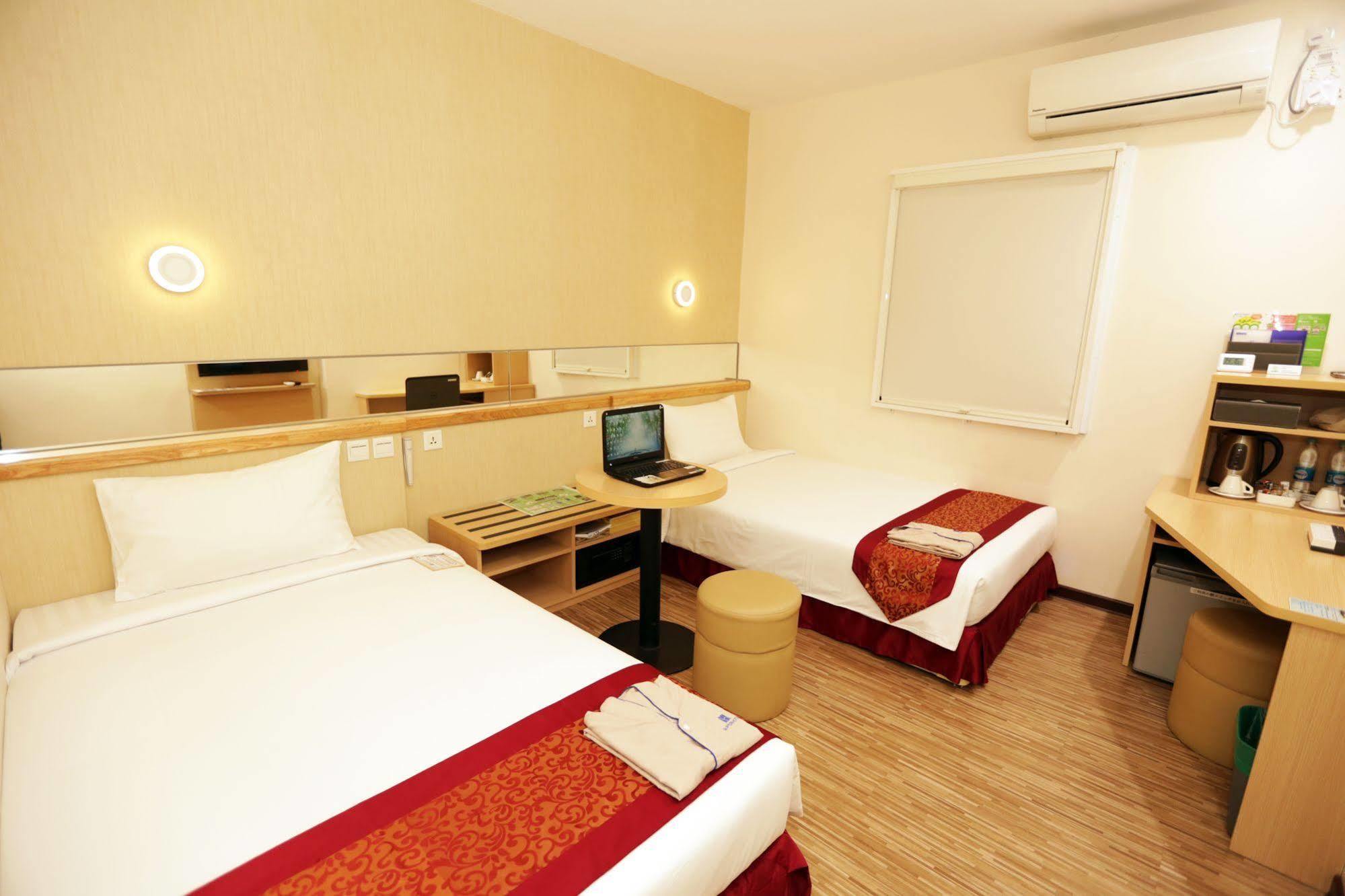 Super Hotel Rangoon Buitenkant foto